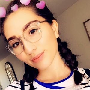 Meet your Posher, Adriana